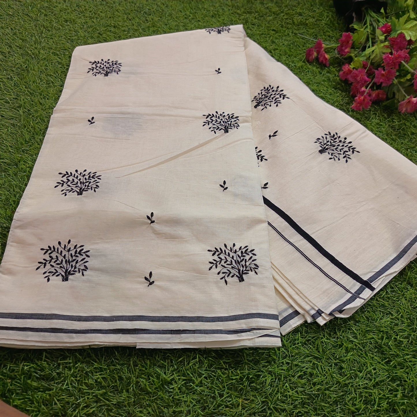 Puliyila kara  Saree with Tree Embroidery Work