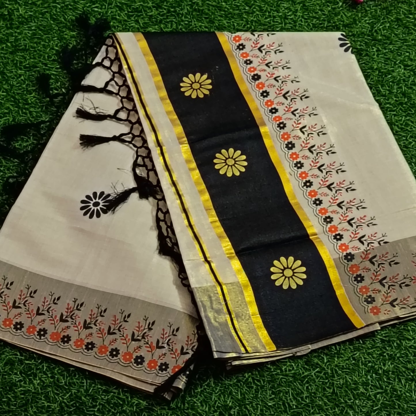 Ivory & Black Floral Print Cotton Saree