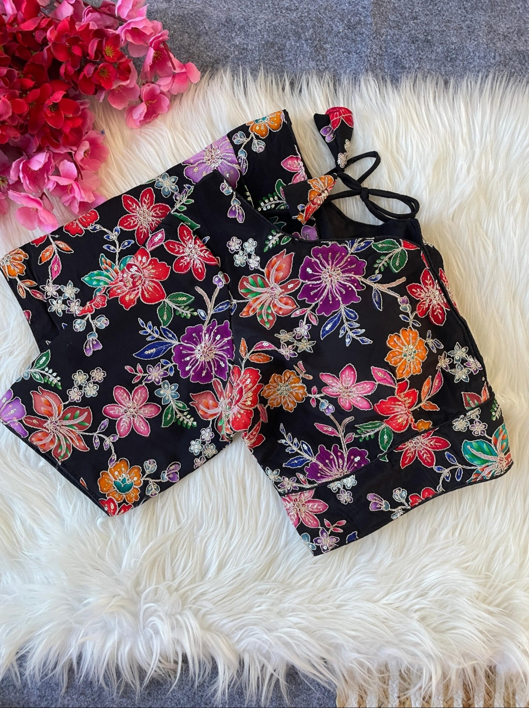 PLUS SIZE BLOUSES.
