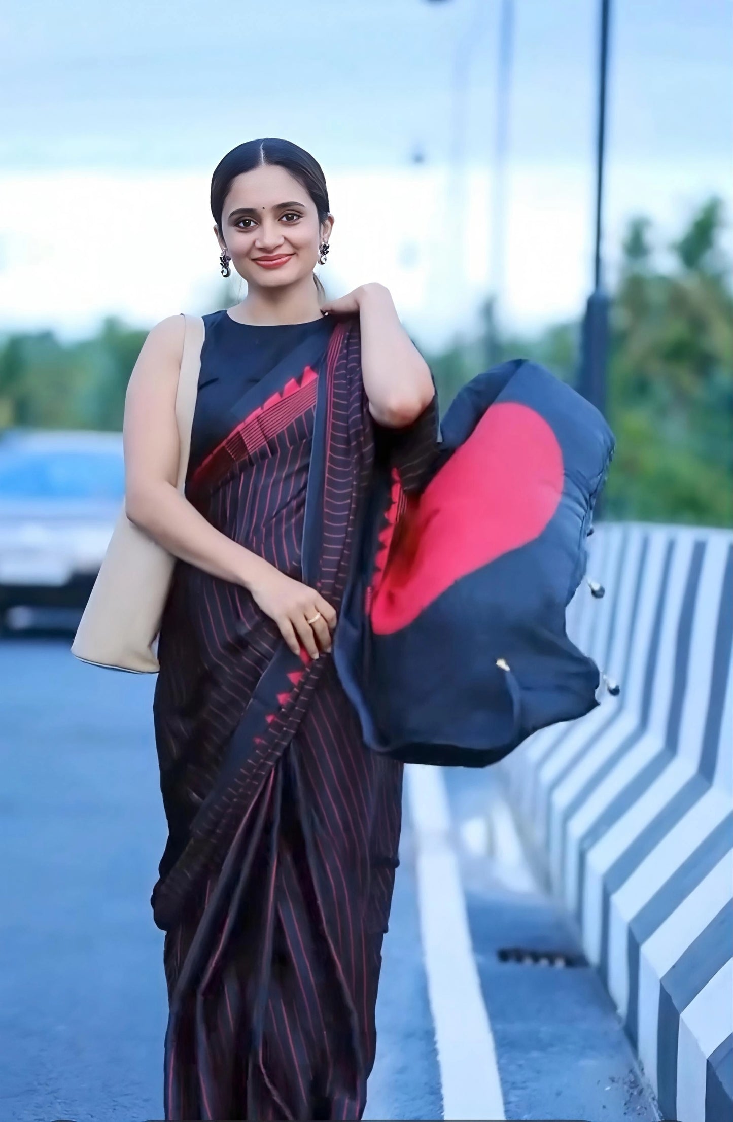 SAREE.