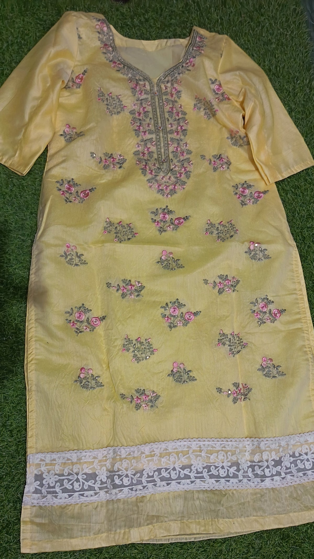 DESIGNER WEAR PREMIUM CHURIDAR SET.
